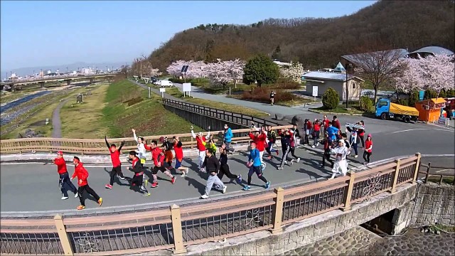 河原でマラソン（山形市）