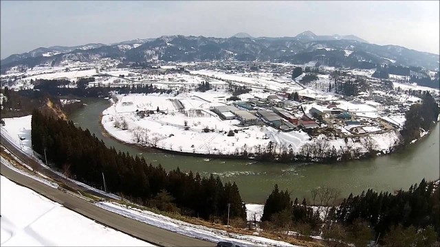 椹平の棚田・春（朝日町）