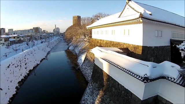 霞城公園大手門 ・冬（山形市）